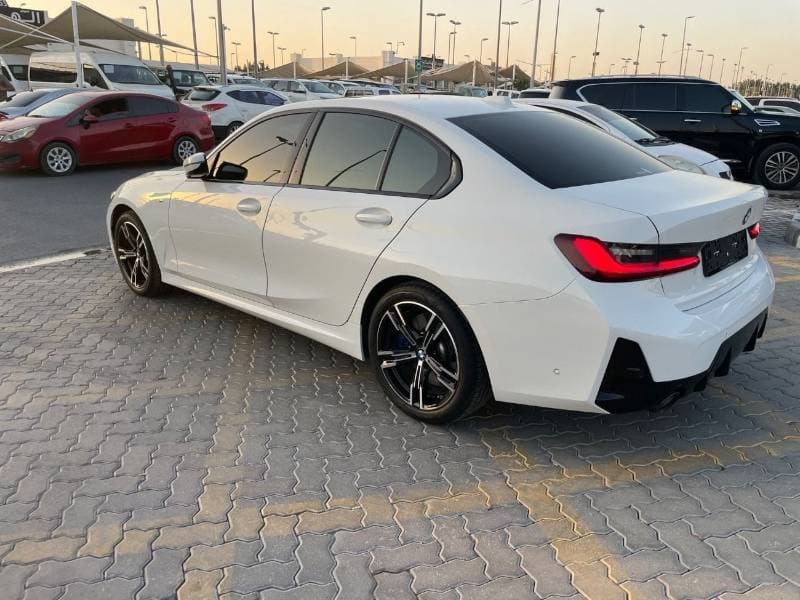 2025 BMW 320i M SPORT thumbnail 4