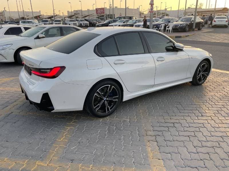 2025 BMW 320i M SPORT thumbnail 6