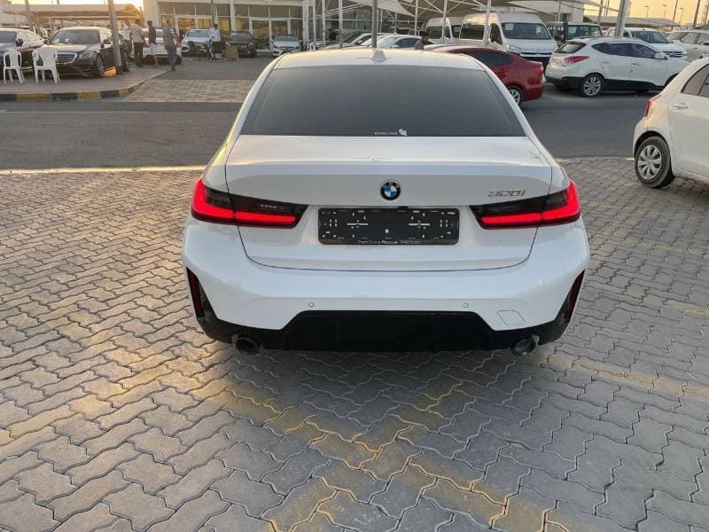 2025 BMW 320i M SPORT thumbnail 5