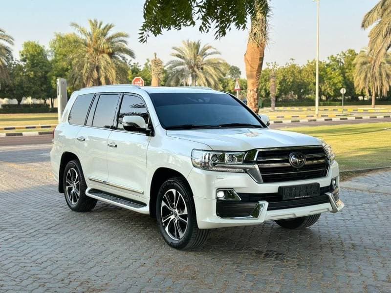 2021 Toyota Land Cruiser VXR thumbnail 3