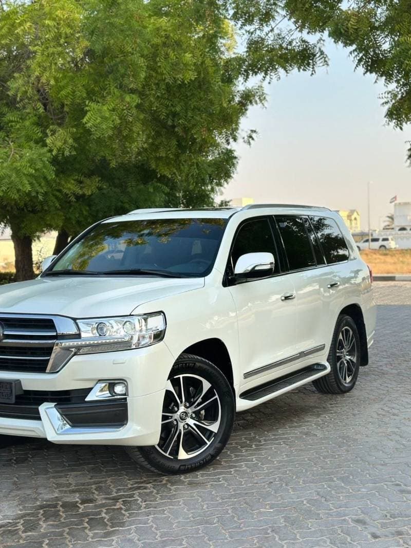 2021 Toyota Land Cruiser VXR thumbnail 2