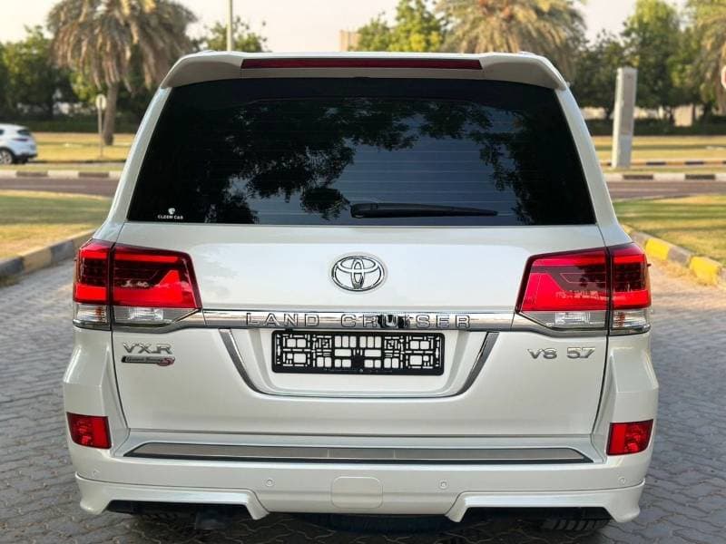 2021 Toyota Land Cruiser VXR thumbnail 5