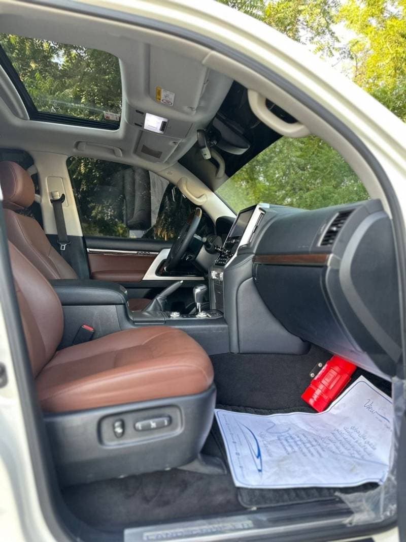 2021 Toyota Land Cruiser VXR thumbnail 7