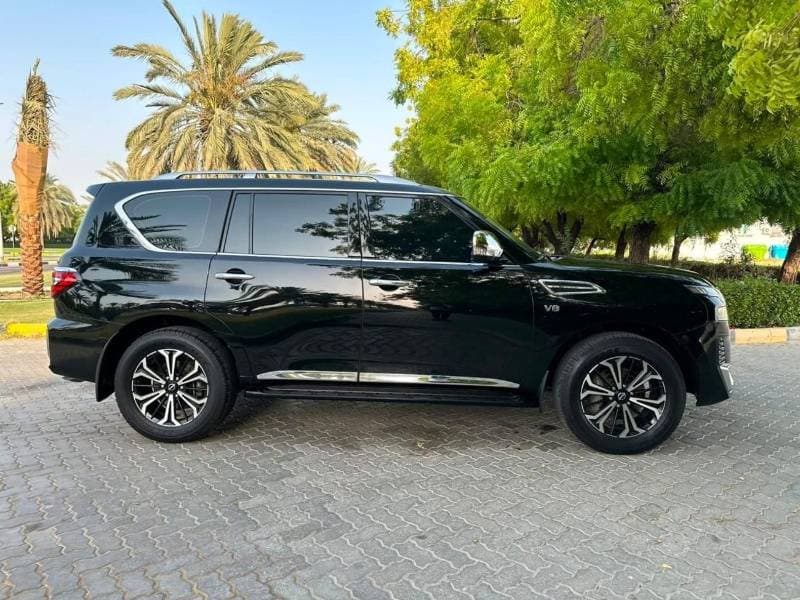 2020 Nissan Patrol LE TITANIUM thumbnail 4