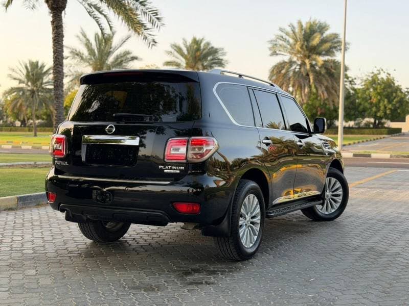2017 Nissan Patrol LE PLATINUM thumbnail 6