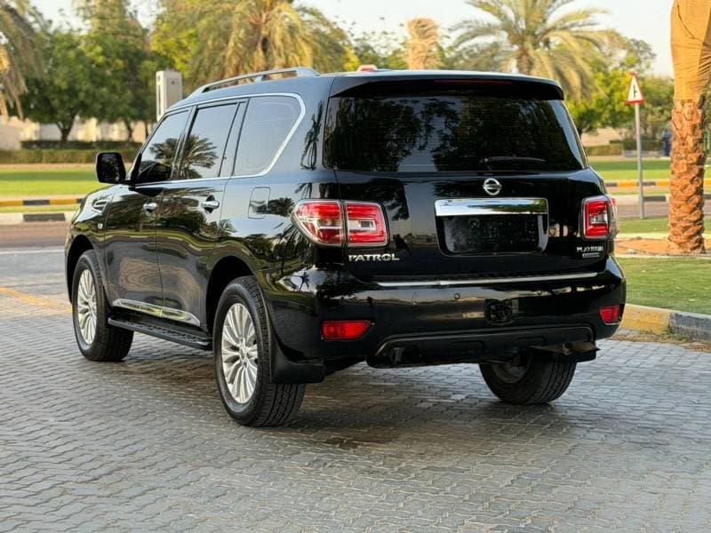 2017 Nissan Patrol LE PLATINUM thumbnail 3