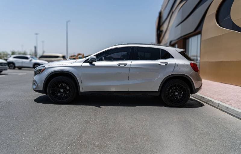 2020 Mercedes Benz GLA250 AMG thumbnail 6