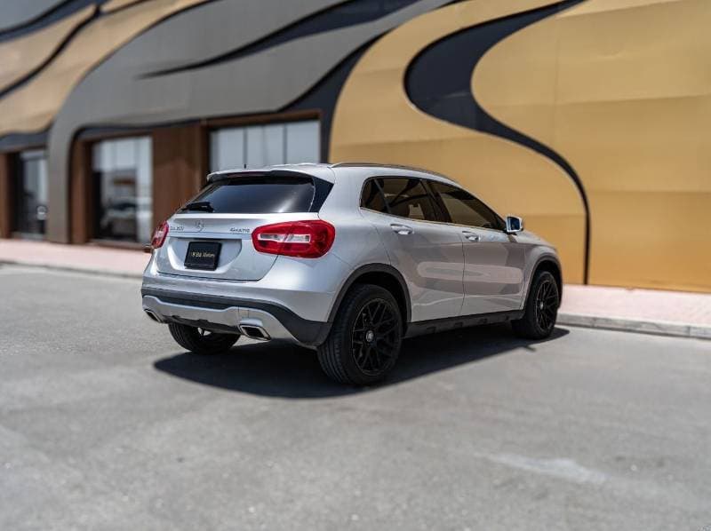 2020 Mercedes Benz GLA250 AMG thumbnail 4
