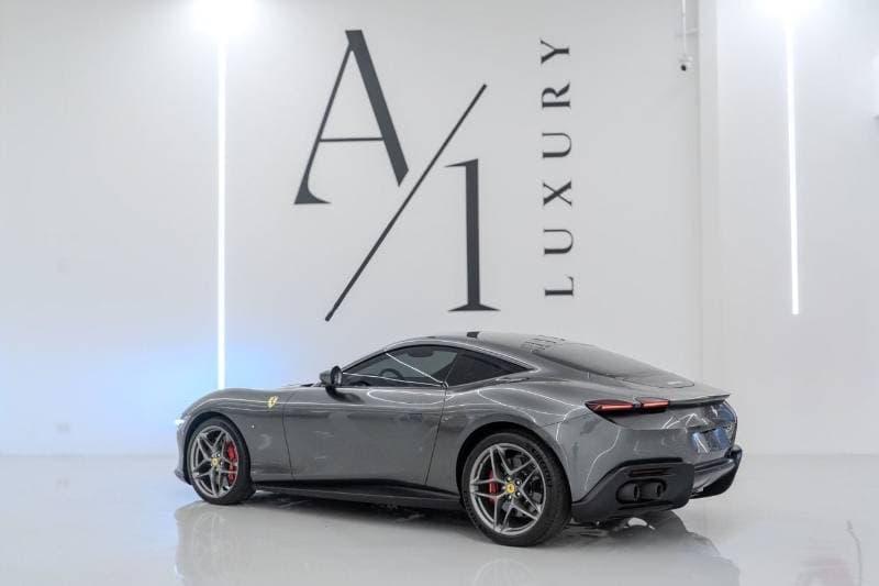 2022 Ferrari Roma STANDARD thumbnail 3