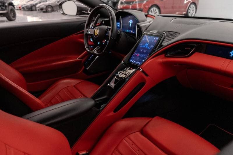 2022 Ferrari Roma STANDARD thumbnail 5