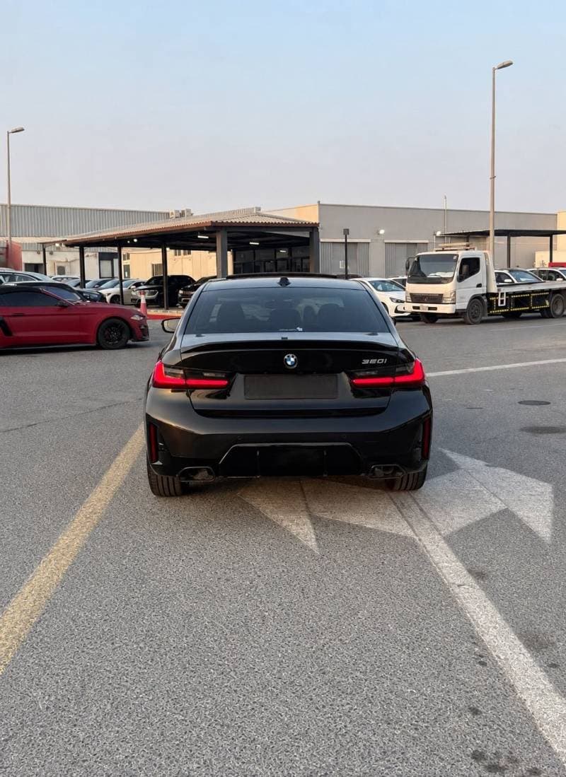 2025 BMW 320i M SPORT thumbnail 6