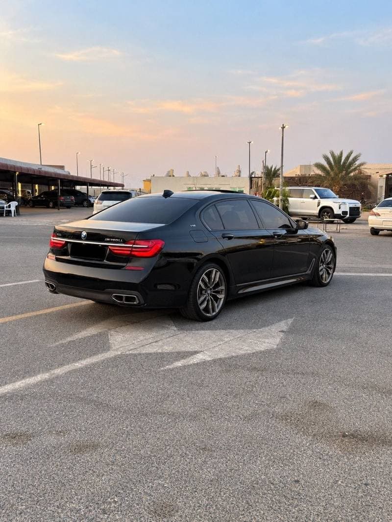 2019 BMW M760Li XDRIVE thumbnail 4