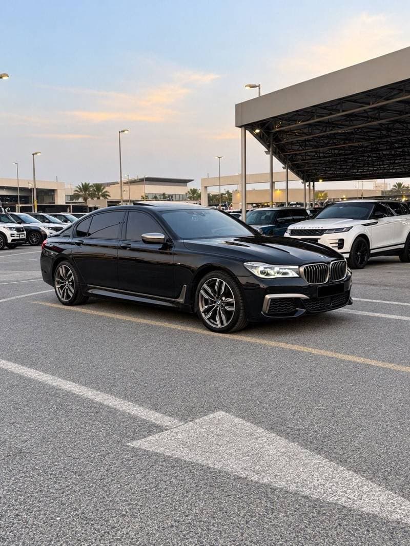 2019 BMW M760Li XDRIVE thumbnail 2