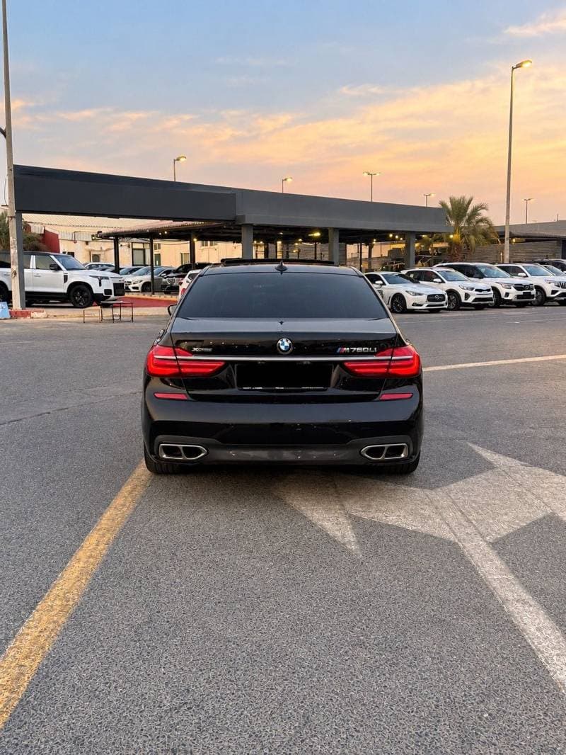 2019 BMW M760Li XDRIVE thumbnail 6