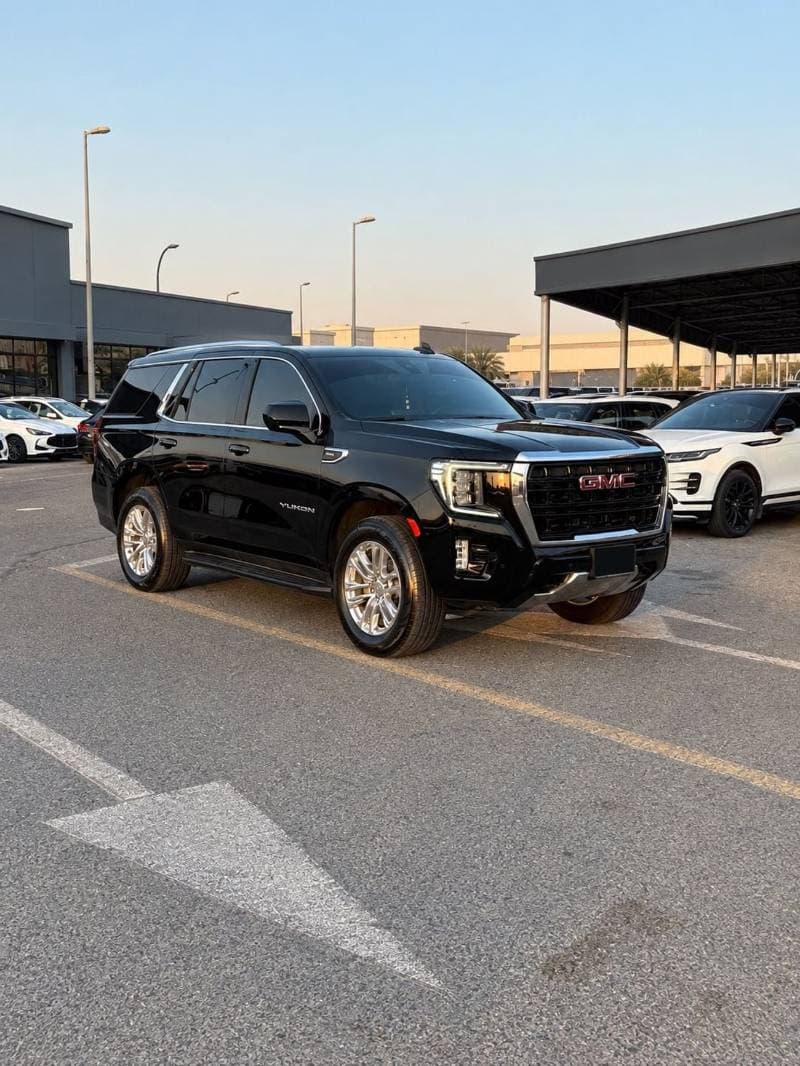 2022 GMC Yukon SLT thumbnail 2