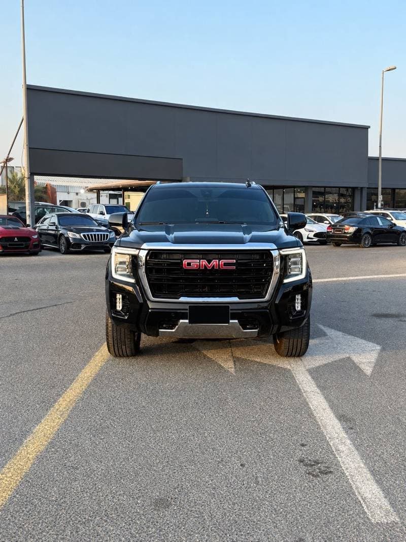 2022 GMC Yukon SLT thumbnail 3
