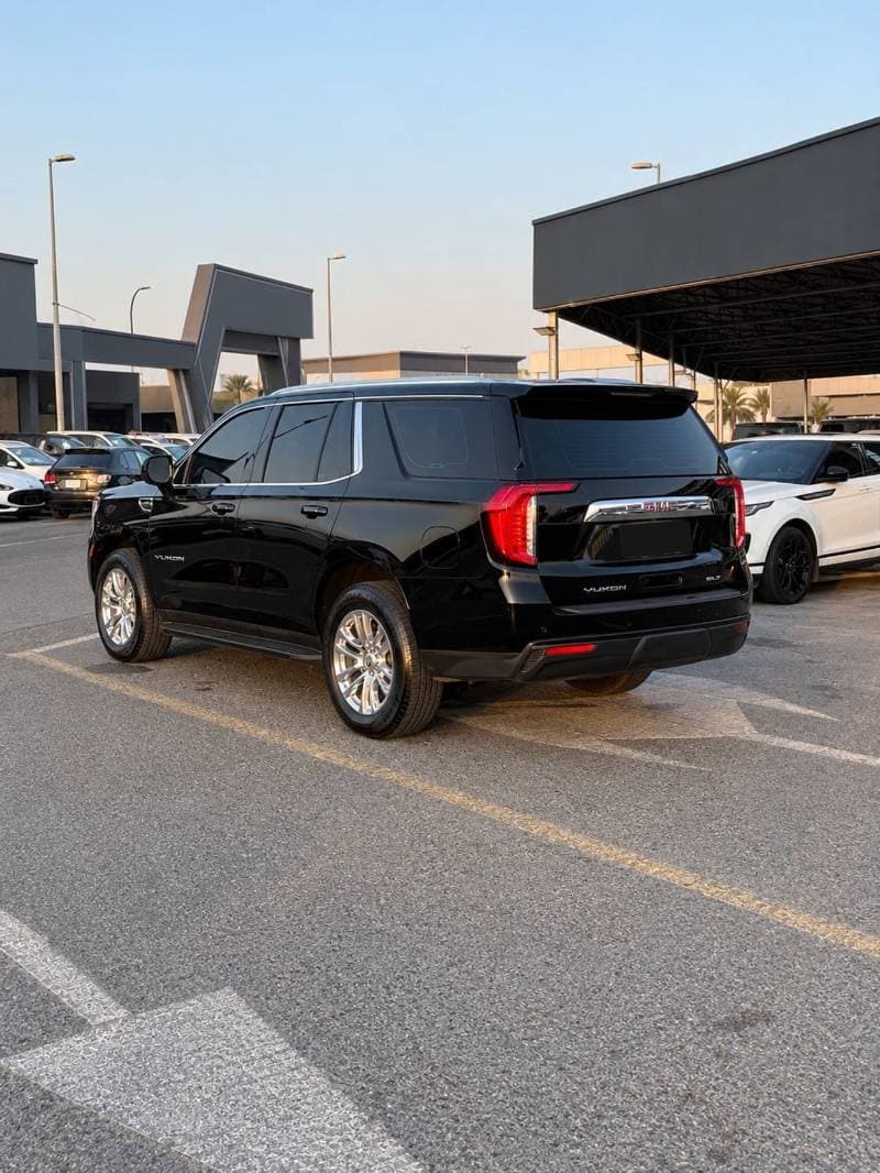 2022 GMC Yukon SLT thumbnail 5