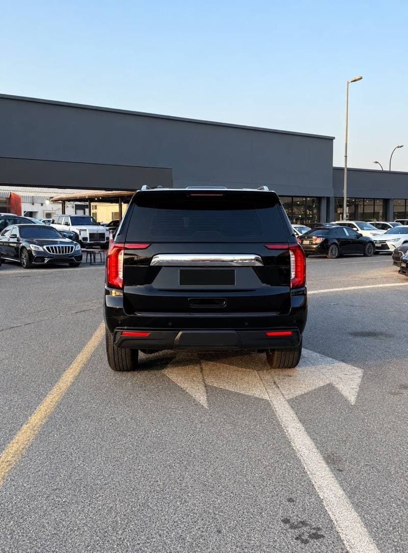 2022 GMC Yukon SLT thumbnail 6