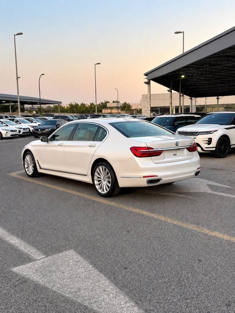 2019 BMW 740Li PURE EXCELLENCE thumbnail 5