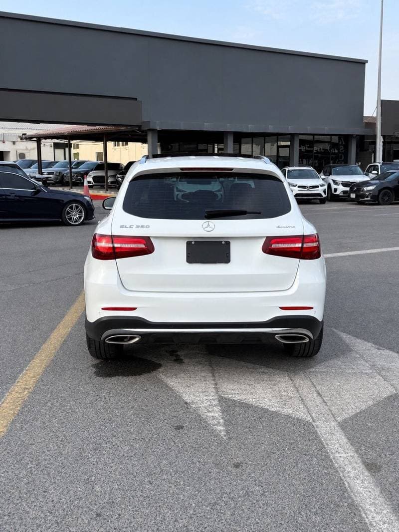2019 Mercedes Benz GLC250 AMG thumbnail 6