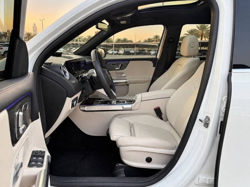 2024 Mercedes Benz GLB200 thumbnail 7