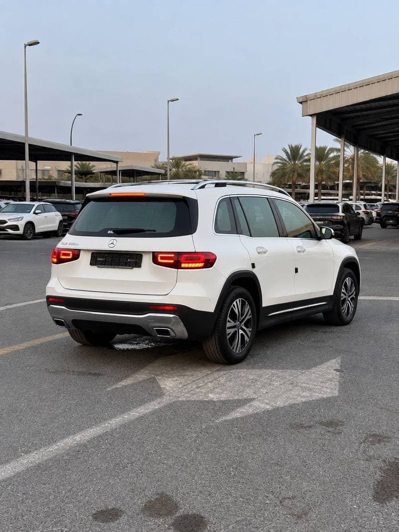 2024 Mercedes Benz GLB200 thumbnail 4