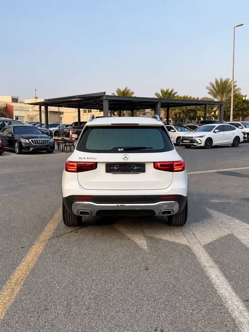 2024 Mercedes Benz GLB200 thumbnail 6
