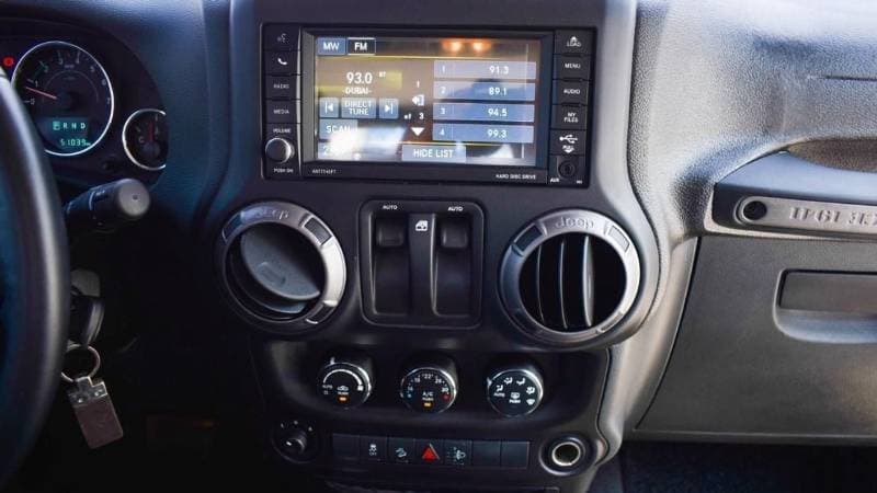 2017 Jeep Wrangler SPORT thumbnail 8