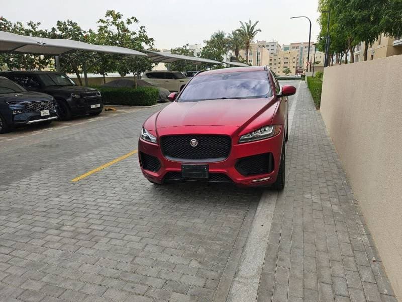 2018 Jaguar F PACE R SPORT thumbnail 3