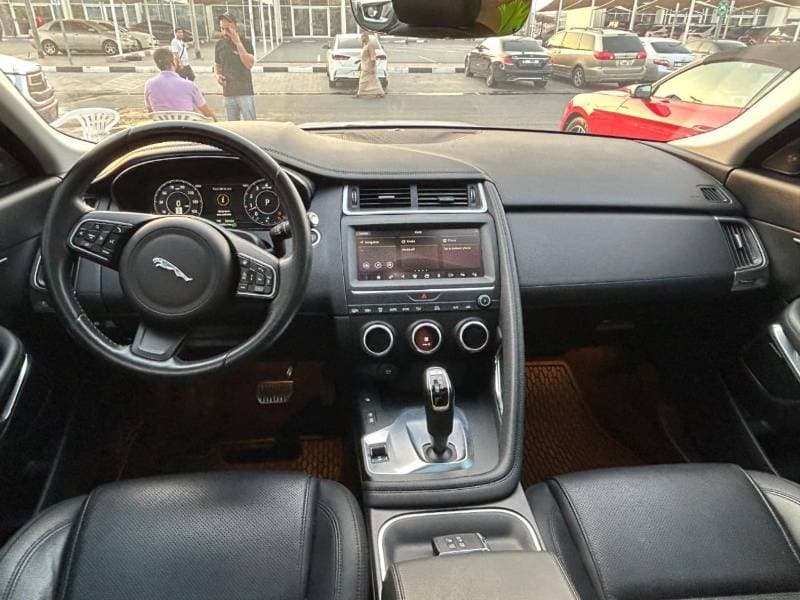 2018 Jaguar E PACE S thumbnail 8