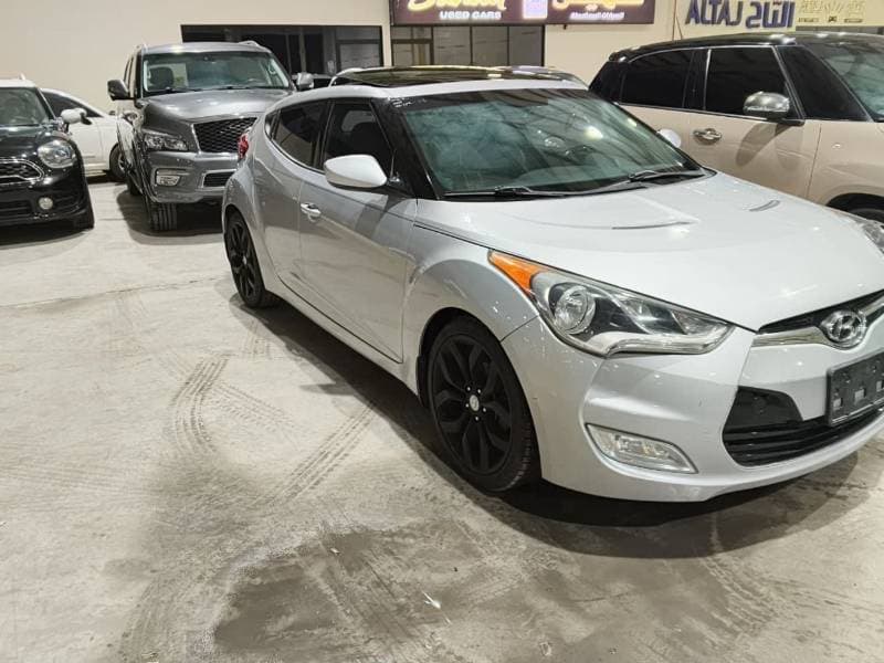 2015 Hyundai Veloster STANDARD thumbnail 2