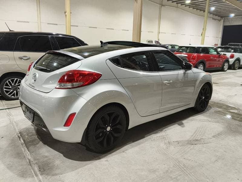 2015 Hyundai Veloster STANDARD thumbnail 7