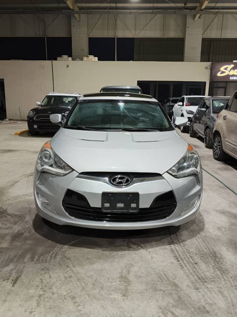 2015 Hyundai Veloster STANDARD thumbnail 3