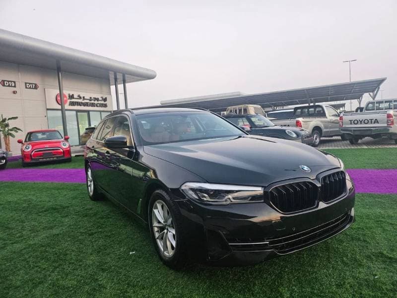 2024 BMW 520i EXCELLENCE thumbnail 6