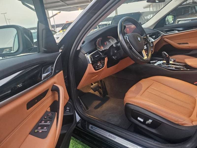 2024 BMW 520i EXCELLENCE thumbnail 8