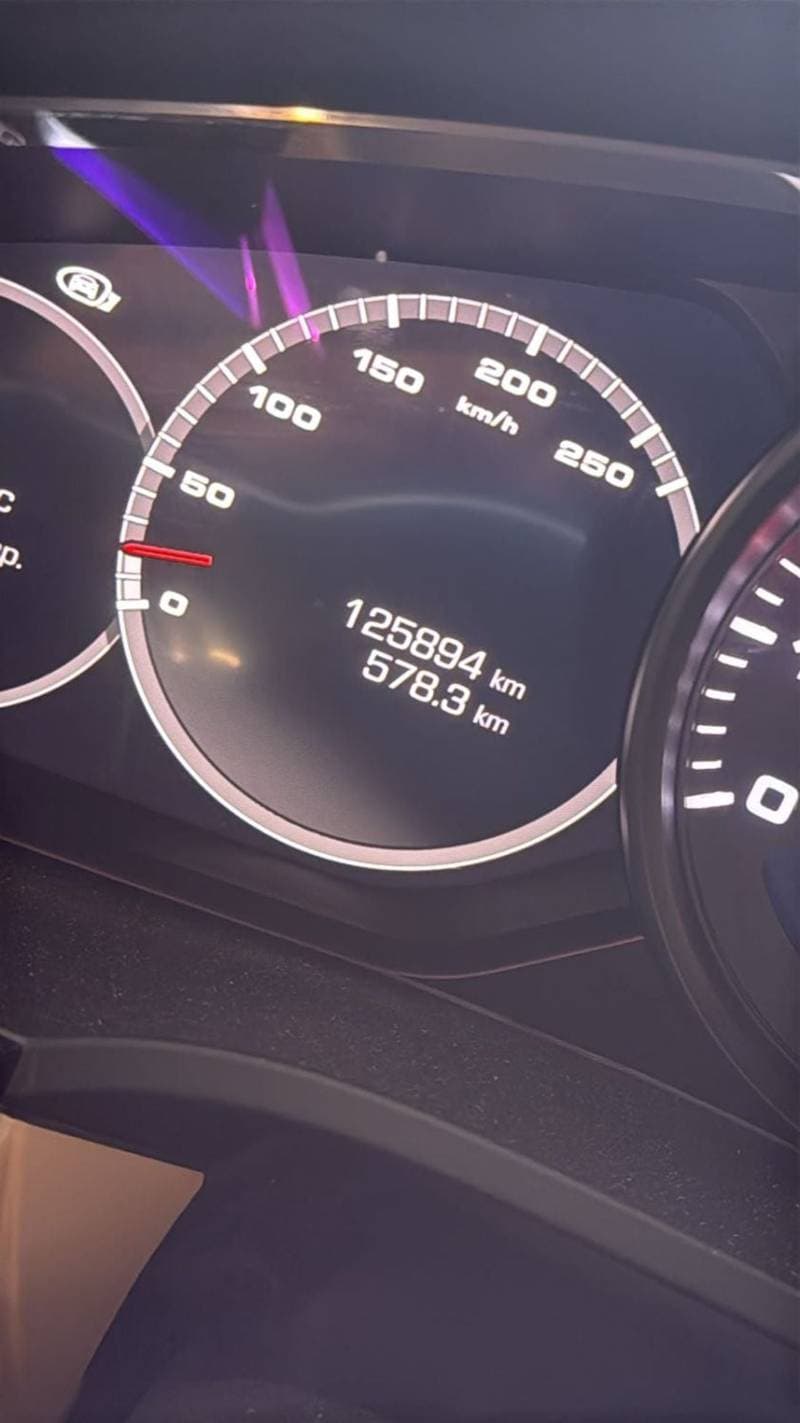 2020 Porsche Cayenne STANDARD thumbnail 7