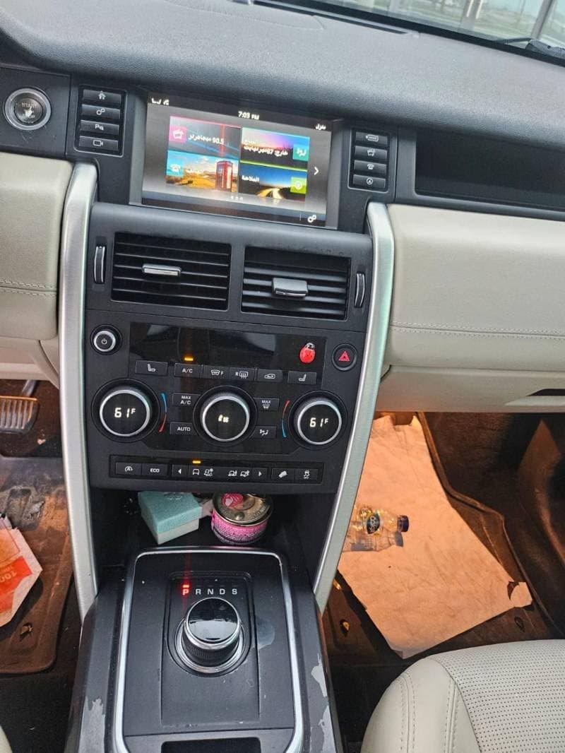2016 Land Rover Discovery Sport S thumbnail 4