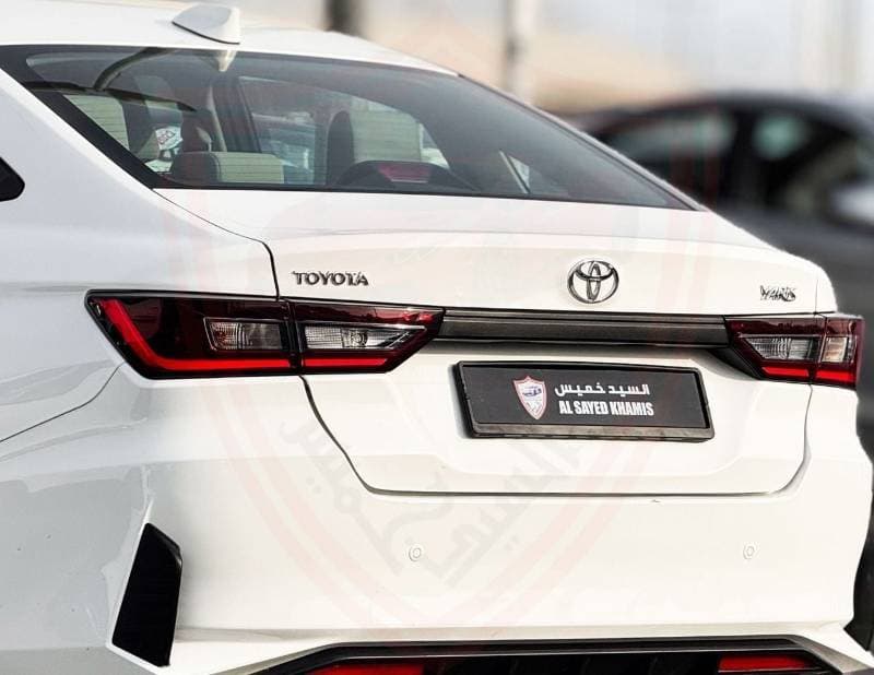 2023 Toyota Yaris E thumbnail 7