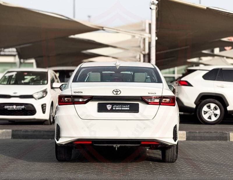 2023 Toyota Yaris E thumbnail 5