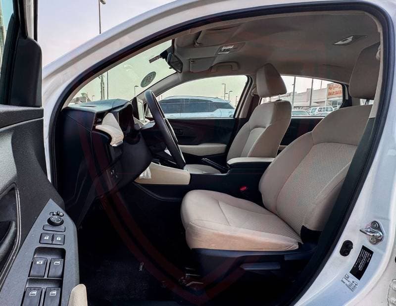 2023 Toyota Yaris E thumbnail 8