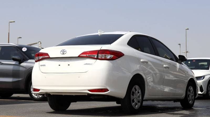2021 Toyota Yaris E thumbnail 5