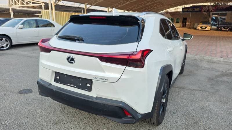 2025 Lexus UX300h PREMIER thumbnail 3