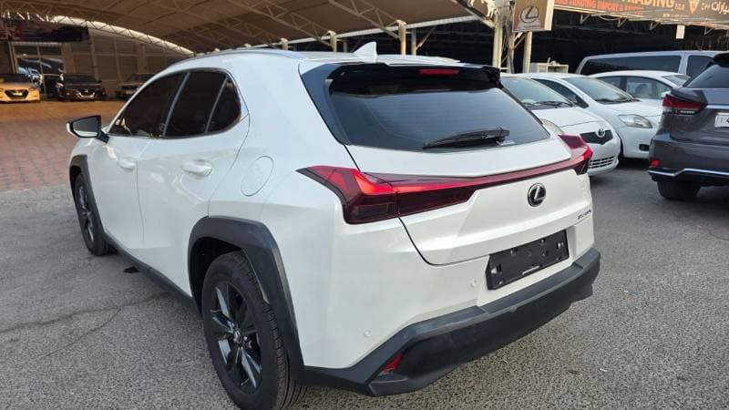 2025 Lexus UX300h PREMIER thumbnail 4
