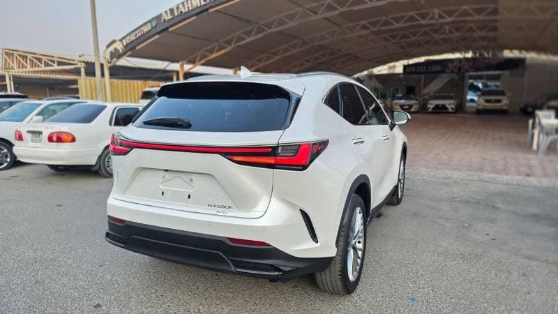 2025 Lexus NX 350h HYBRID EXECUTIVE thumbnail 4