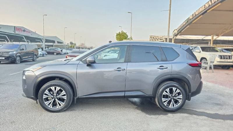 2023 Nissan Rogue PLATINUM thumbnail 4