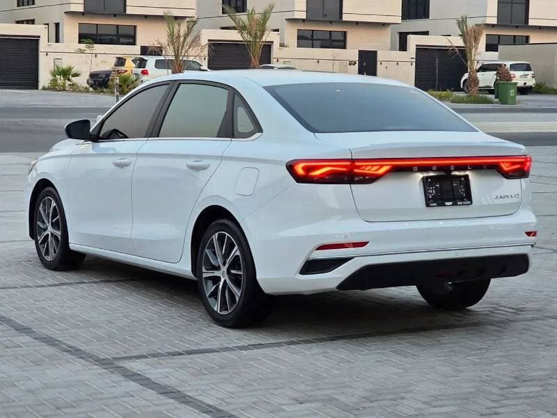 2024 Geely Emgrand GS thumbnail 6