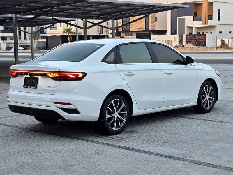 2024 Geely Emgrand GS thumbnail 5