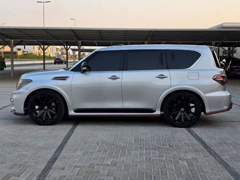 2014 Nissan Patrol thumbnail 4