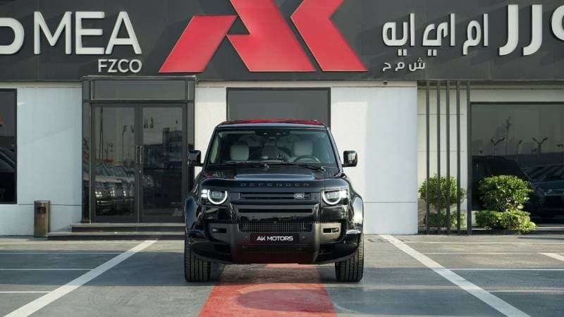 2026 Land Rover Defender P400e X DYNAMIC HSE Plug in Hybrid thumbnail 2