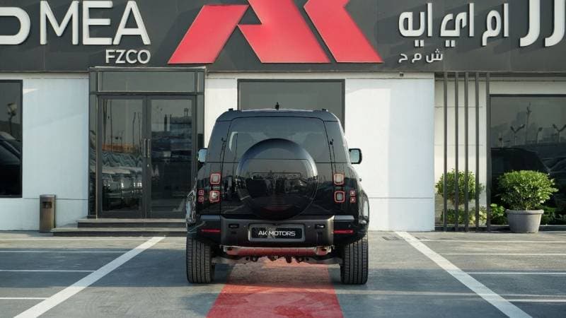 2026 Land Rover Defender P400e X DYNAMIC HSE Plug in Hybrid thumbnail 5